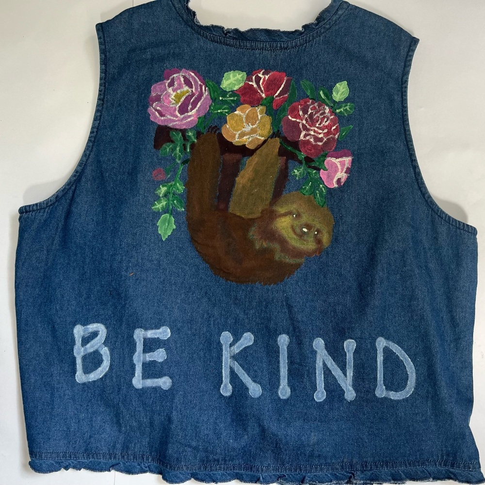 ooak vest with floral embroidery - Picture 4 of 8